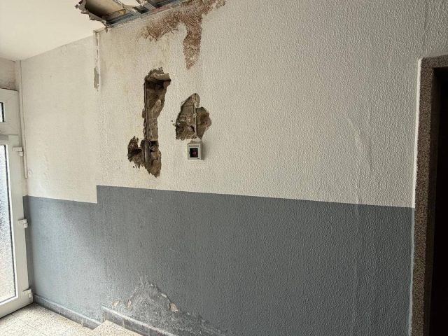 Vorher – Wasserschaden im Hausflur