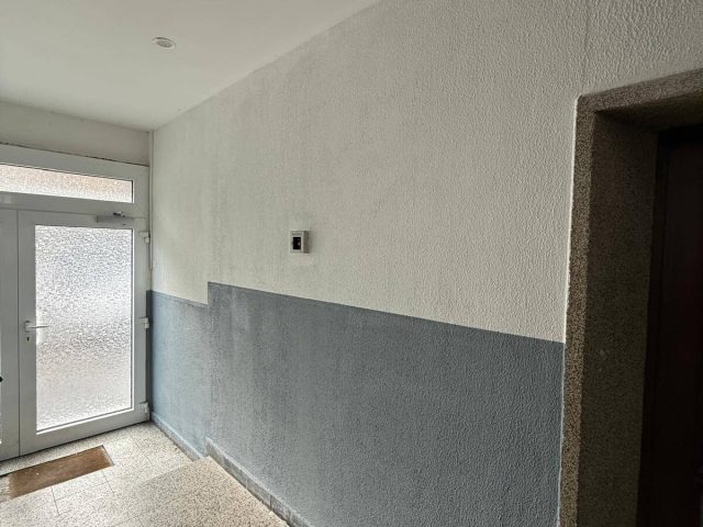 Wasserschaden – Wandschaden im Hausflur