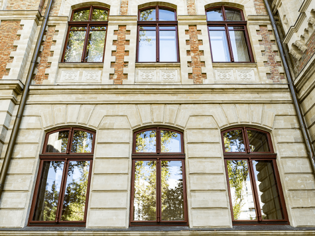 Altbausanierung – Mehrfamilienhaus-Fassade