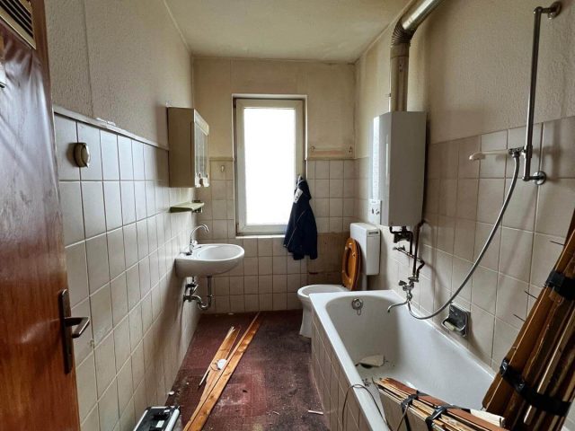 Vorher – Bad in Anthrazit