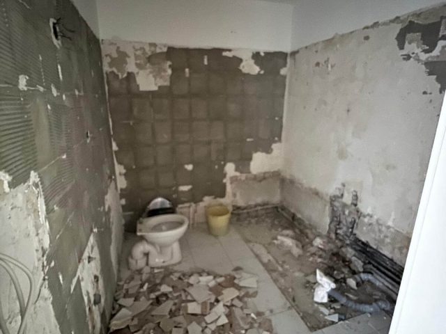 Vorher – Bad mit Wanne & Dusche