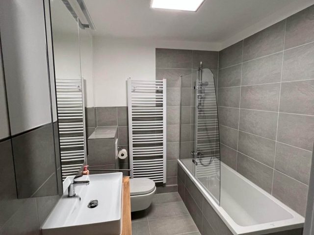 Nachher – Bad mit Wanne & Dusche
