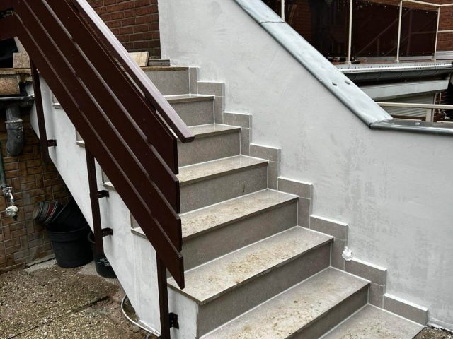 Nachher – Außentreppe – komplett saniert