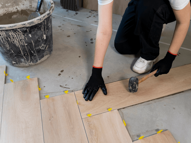 Sanierung alter Beläge – Neuverlegung eines Holzdielenbodens