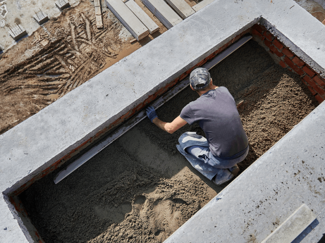 Fundamentarbeiten – Betonieren eines Streifenfundaments