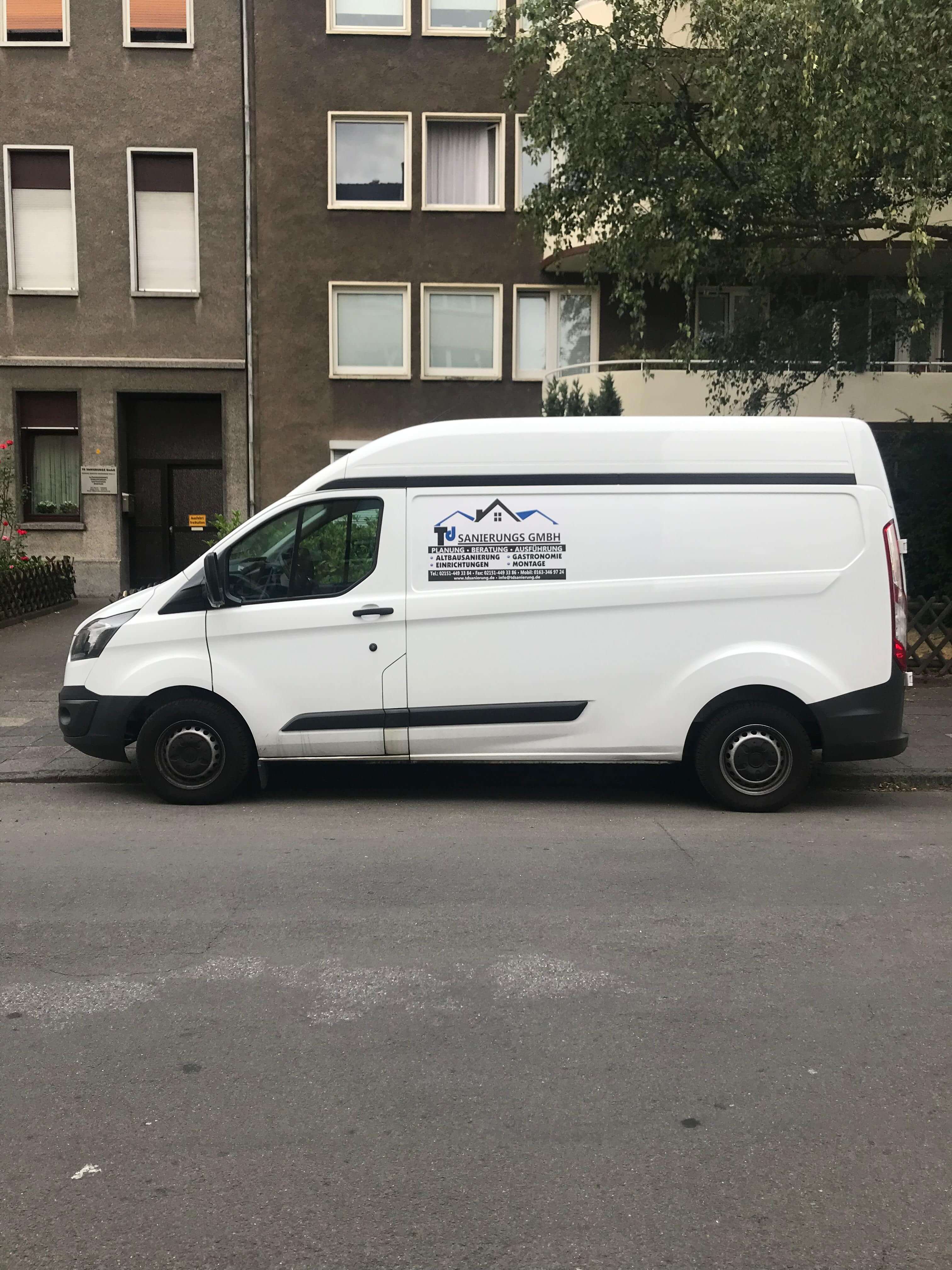 Firmenfahrzeug der Td Sanierungs GmbH