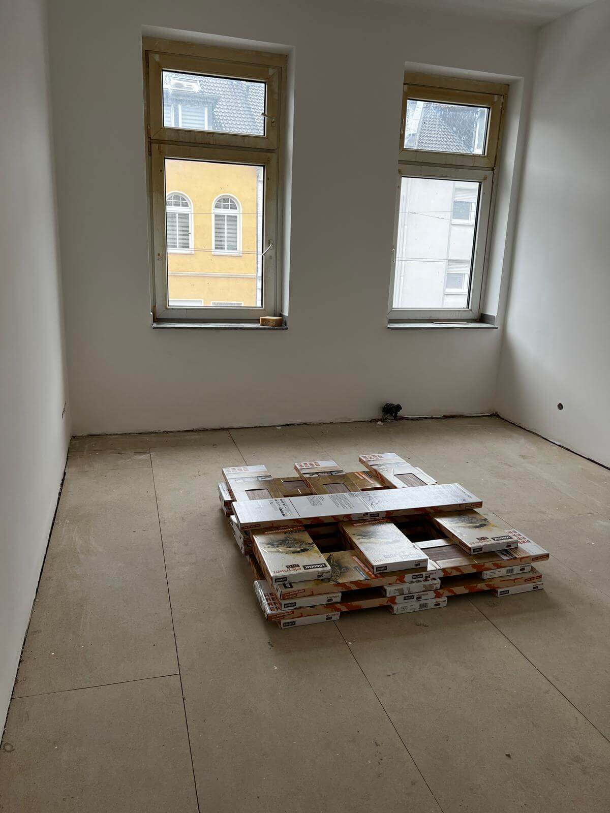 Vorher – Trockenbau & Bodenverlegung
